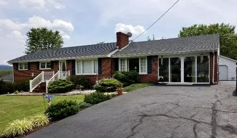 175 Blue Ridge Dr, Blue Ridge, VA 24064