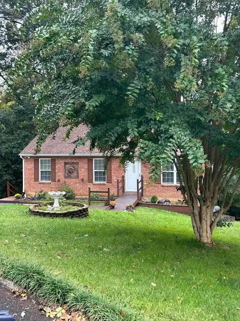 4509 Long Acre Dr NE, Roanoke, VA 24019