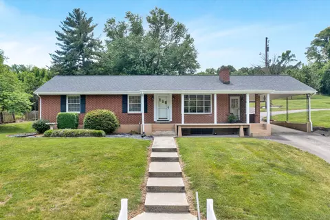 6026 Twine Hollow Rd, Salem, VA 24153