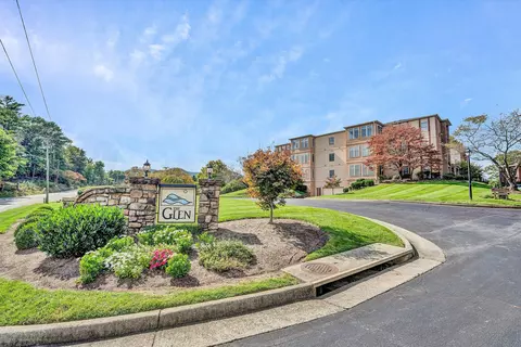 4631 Heather Dr SW #211, Roanoke, VA 24018