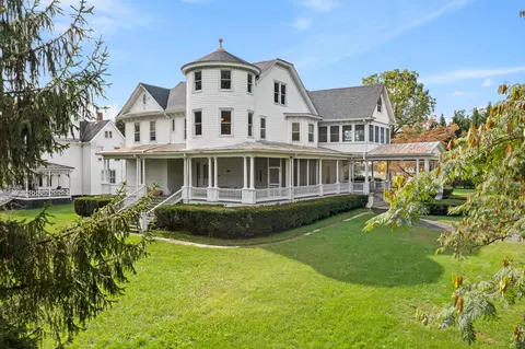 610 Midland Trl, Covington, VA 24426