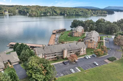 835 Gangplank Rd #114, Moneta, VA 24121