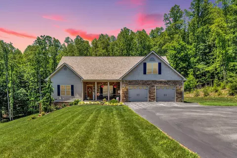887 Thornblade Way, Blue Ridge, VA 24064