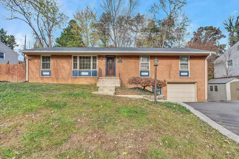 5541 Cynthia Dr, Roanoke, VA 24018