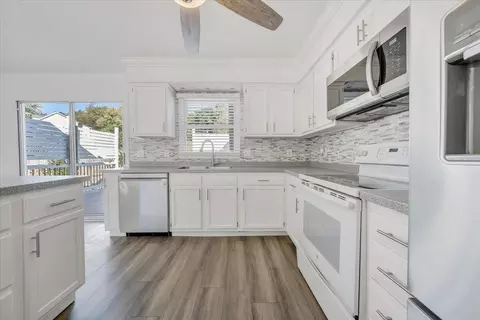 Kitchen - 5609 Legate Dr, Roanoke, VA 24019 photo 2 of 5