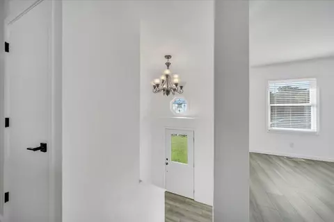 Entry Way - 5609 Legate Dr, Roanoke, VA 24019 photo 1 of 1