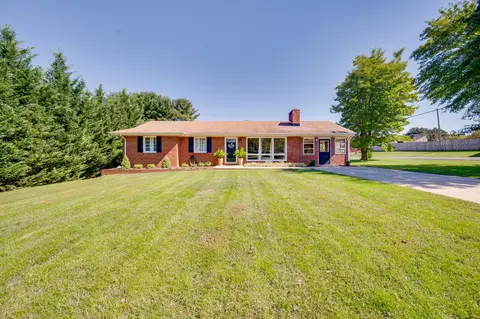 913 Windy Ridge Dr, Bedford, VA 24523