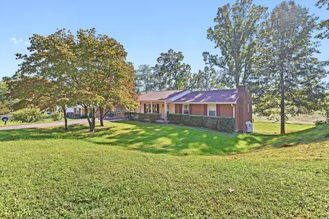 611 Stratford Dr, Blue Ridge, VA 24064