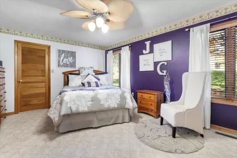 Bedroom - 701 Cardinal Dr, Pulaski, VA 24301 photo 2 of 5