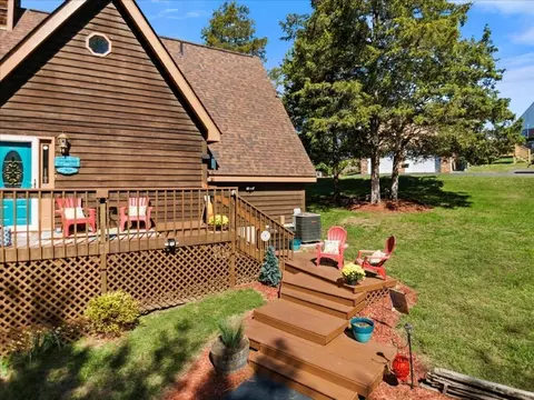Exterior - 701 Cardinal Dr, Pulaski, VA 24301 photo 14 of 23