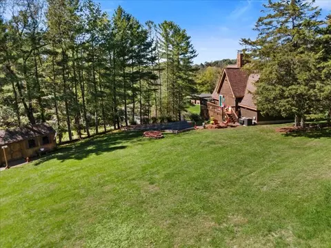 Exterior - 701 Cardinal Dr, Pulaski, VA 24301 photo 21 of 23