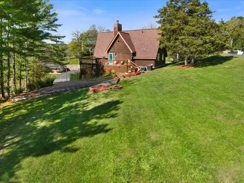 Exterior - 701 Cardinal Dr, Pulaski, VA 24301 photo 20 of 23