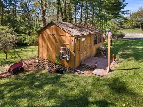 Exterior - 701 Cardinal Dr, Pulaski, VA 24301 photo 19 of 23
