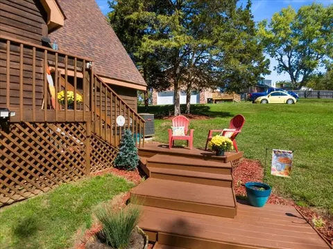Exterior - 701 Cardinal Dr, Pulaski, VA 24301 photo 12 of 23