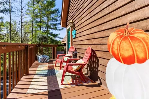 Exterior - 701 Cardinal Dr, Pulaski, VA 24301 photo 10 of 23