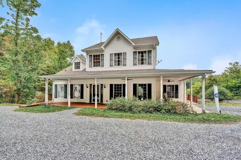 106 Tradewind Ter, Huddleston, VA 24104
