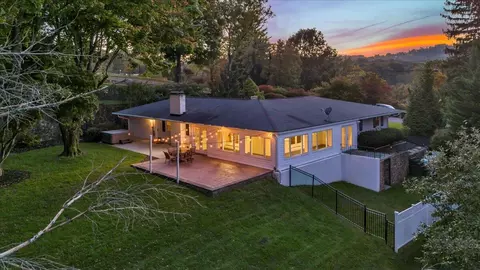 5588 Highfields Rd, Roanoke, VA 24018