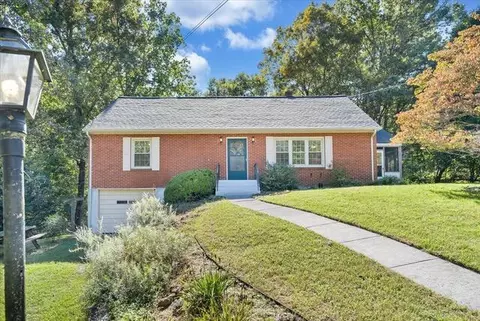 1482 Wolf Creek Dr, Vinton, VA 24179