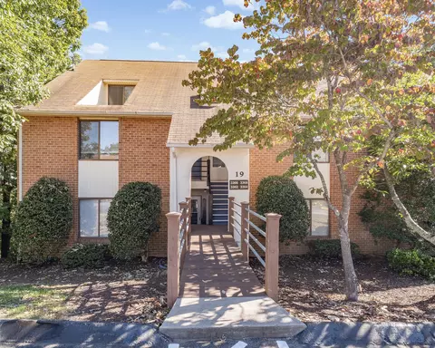 3366 Forest Ct, Roanoke, VA 24018