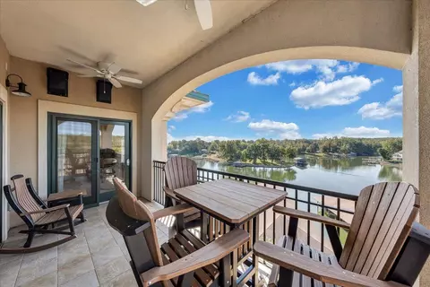 100 Bridgewater Pointe Pl #602, Moneta, VA 24121