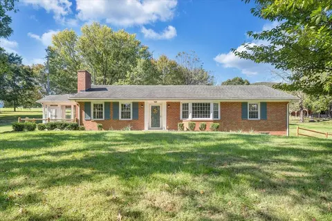 5785 Cloverdale Rd, Roanoke, VA 24019