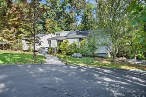 4842 Hunting Hills Dr, Roanoke, VA 24018