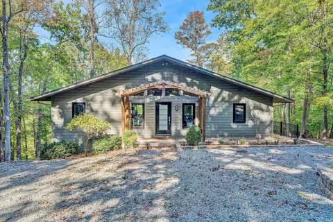 955 Oakshire Ln, Wirtz, VA 24184