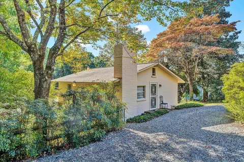 1038 Lakeland Pines Dr, Moneta, VA 24121