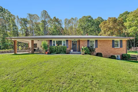 5062 Keffer Rd, Catawba, VA 24070
