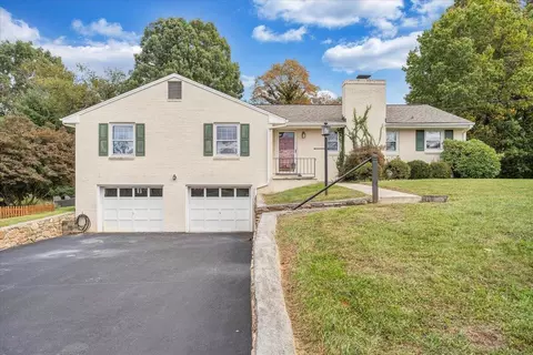 4812 Easthill Dr, Roanoke, VA 24018
