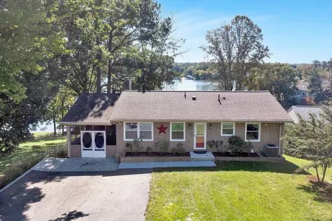 126 Overlook Cir, Moneta, VA 24121