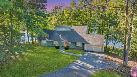 105 Elm Ct, Moneta, VA 24121
