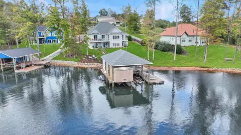 324 Blue Heron Dr, Wirtz, VA 24184