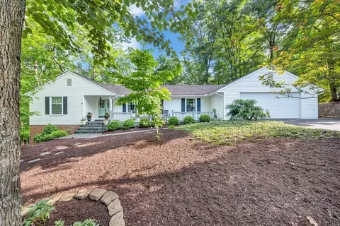 5249 Falcon Ridge Rd, Roanoke, VA 24018