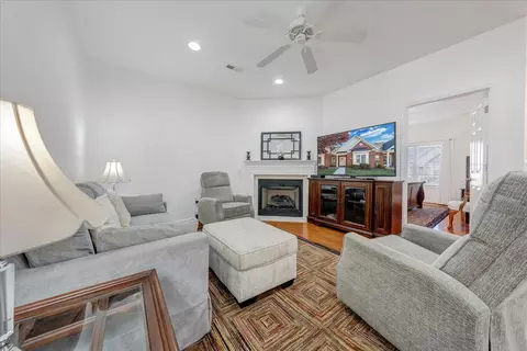82 Maple St, Salem, VA 24153 photo 4