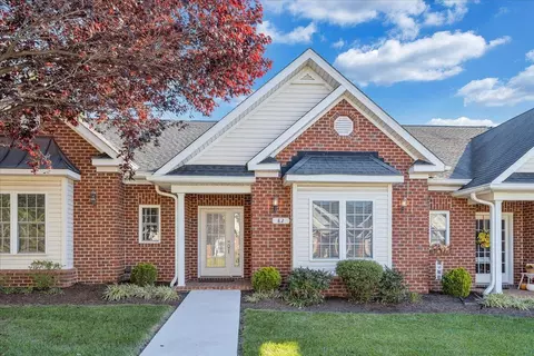 82 Maple St, Salem, VA 24153