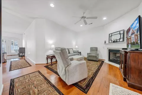 82 Maple St, Salem, VA 24153 photo 2