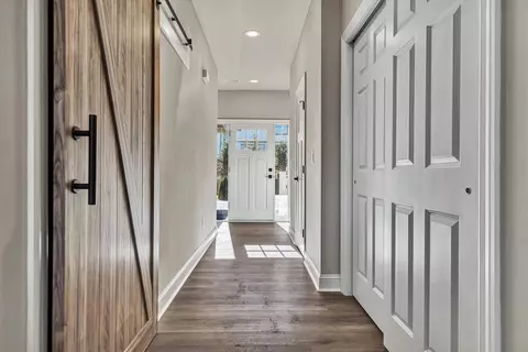 Entry Way - 2768 Mcvitty Rd, Roanoke, VA 24018 photo 1 of 2