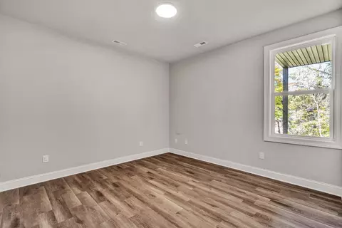Bedroom - 2768 Mcvitty Rd, Roanoke, VA 24018 photo 2 of 3