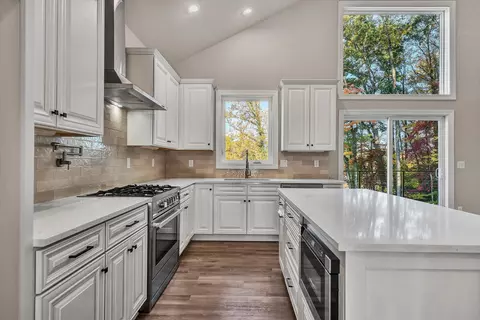 Kitchen - 2768 Mcvitty Rd, Roanoke, VA 24018 photo 1 of 4