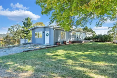 Exterior - 910 Ridgecrest Dr, Roanoke, VA 24019 photo 12 of 12