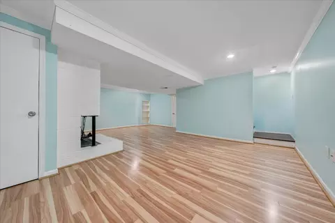 Living - 910 Ridgecrest Dr, Roanoke, VA 24019 photo 13 of 13