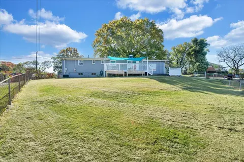Exterior - 910 Ridgecrest Dr, Roanoke, VA 24019 photo 10 of 12