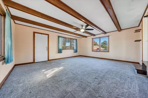 Living - 910 Ridgecrest Dr, Roanoke, VA 24019 photo 8 of 13