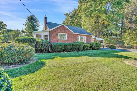 3918 Hawley Dr, Salem, VA 24153