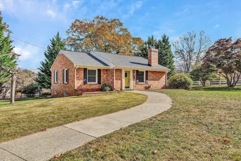 3101 Circle Dr SW, Roanoke, VA 24018