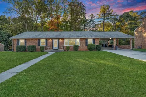 5355 Luwana Dr, Roanoke, VA 24018