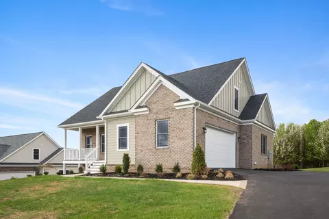 6913 Doral Dr, Radford, VA 24141