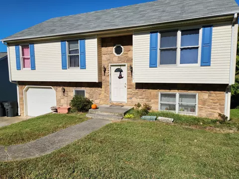 339 Elm St, Vinton, VA 24179