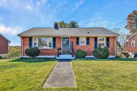 1732 Victoria St, Salem, VA 24153